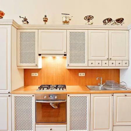 Open Gate Apartment *