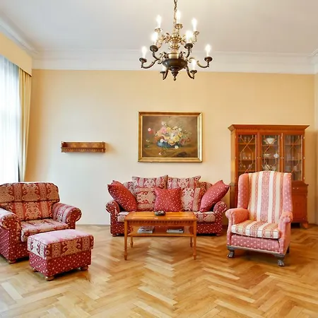 Open Gate Apartment